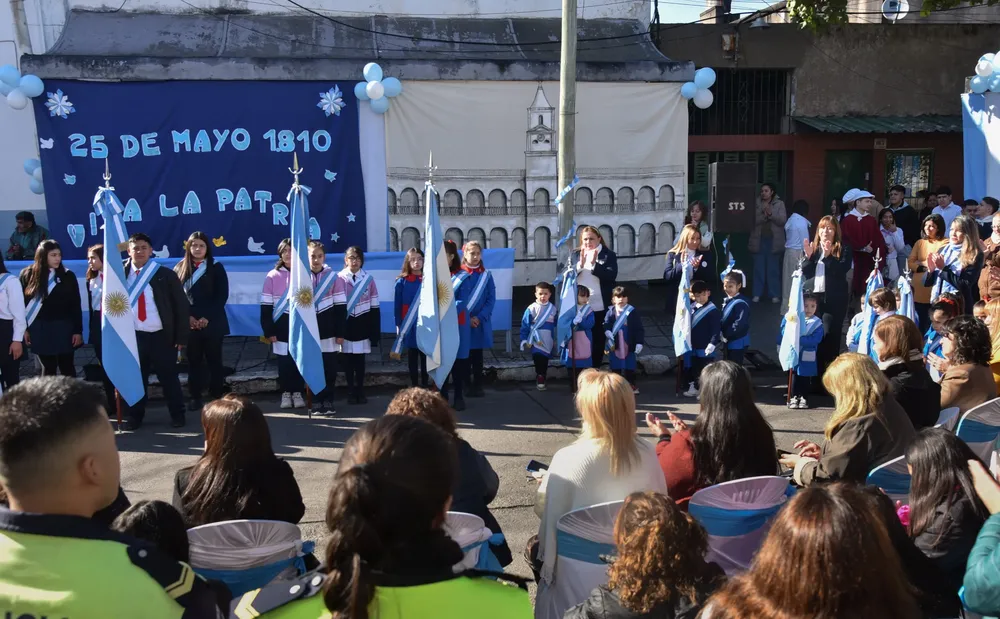 acto 25 de mayo escuelas municipales 3