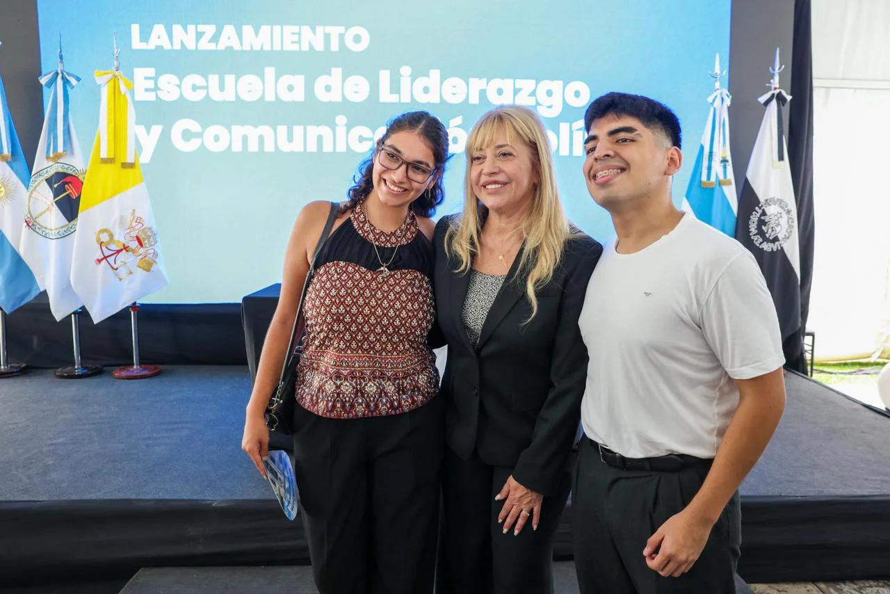 Lanzamiento de la Escuela de Liderazgo y Comunicación Política (4)