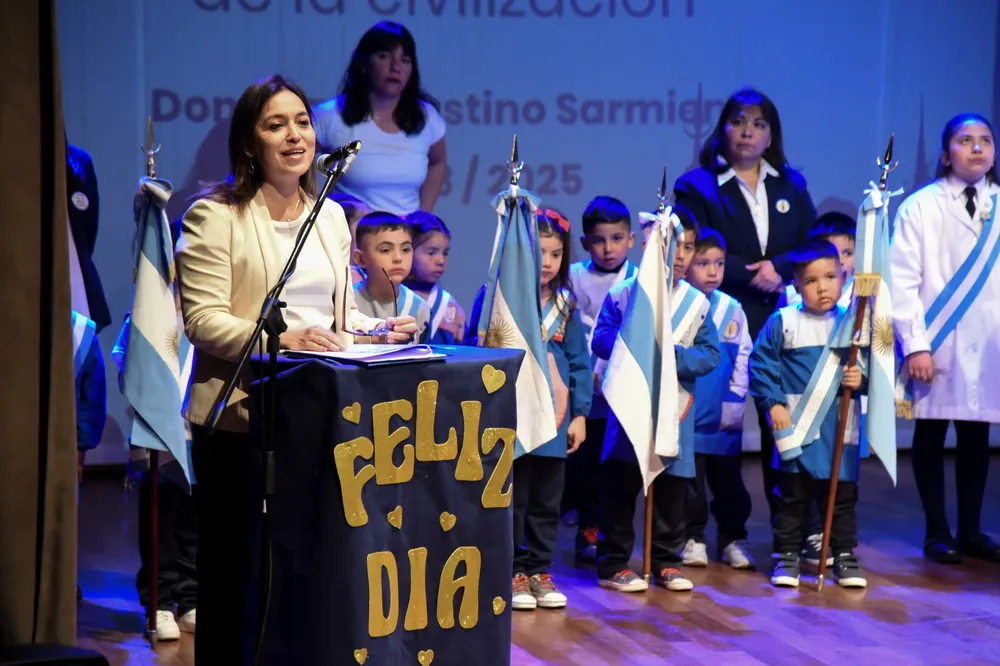 2025 acto día del maestro (2)