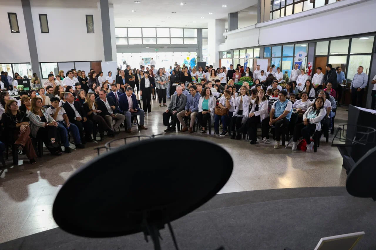 2026 entrega cocinas solares centro tartamudez intendente (1)