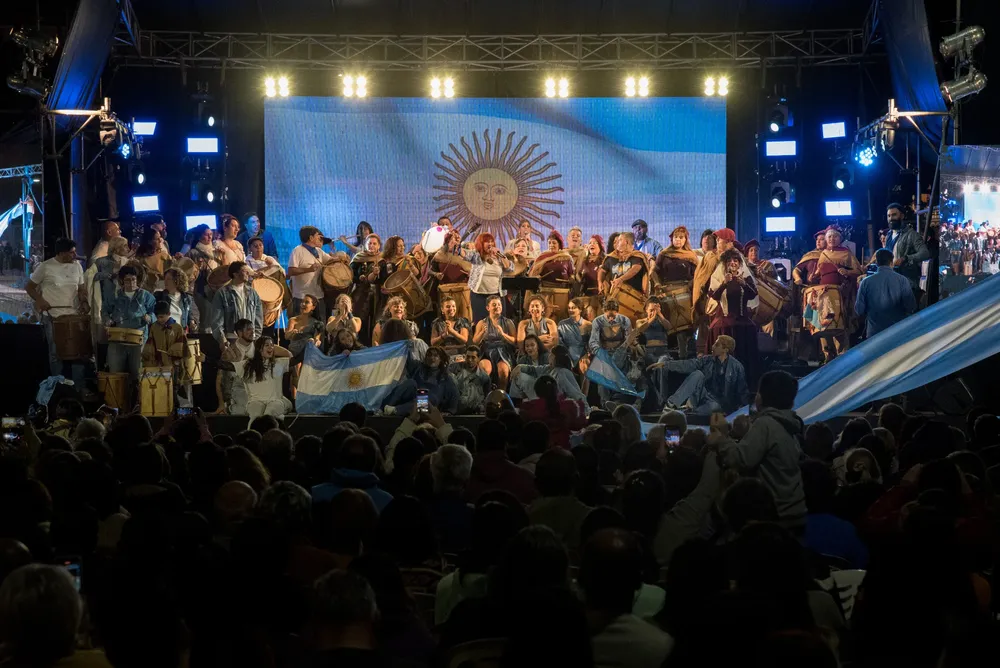 2025 intervención La Revolución 25 de Mayo (1)