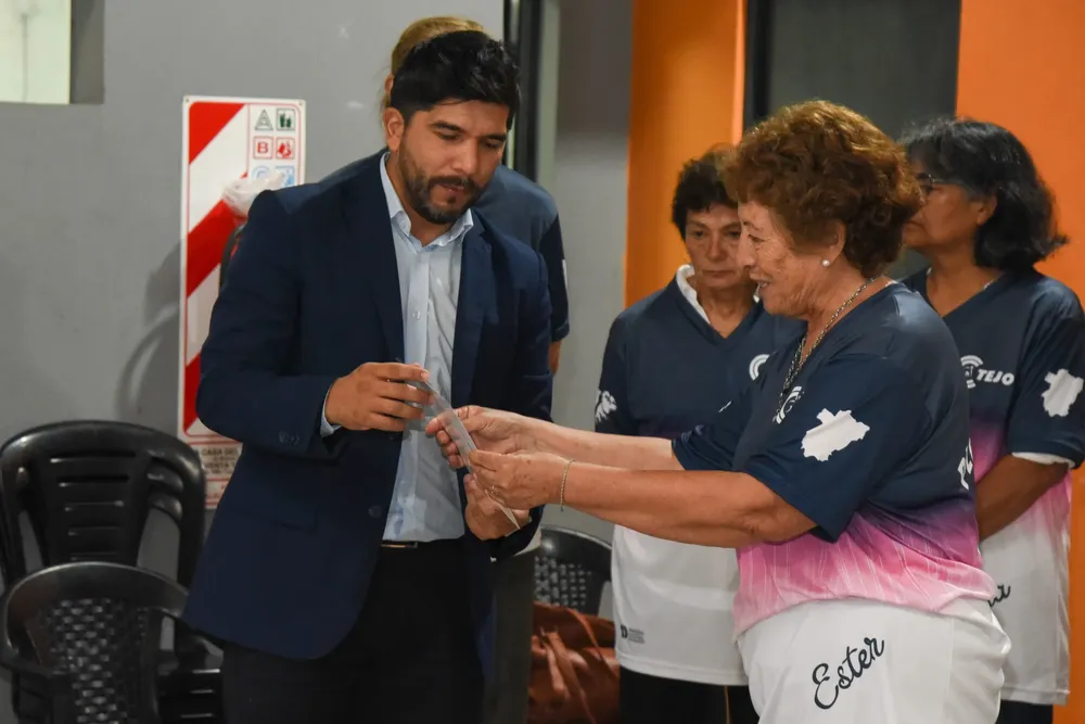 equipo tejo adulto mayor 1