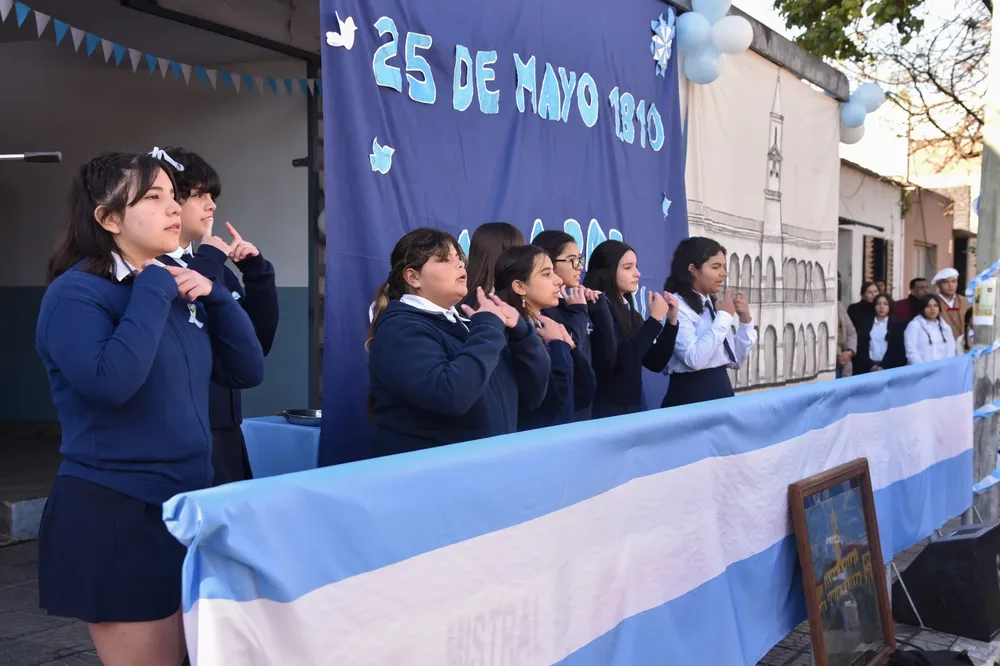 acto 25 de mayo escuelas municipales 2