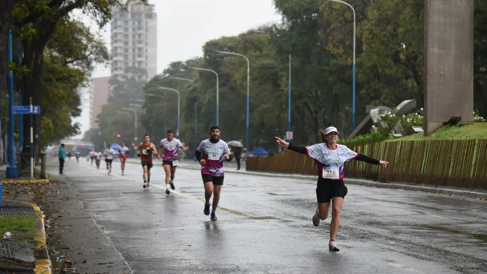 SMT corre para ilustrar