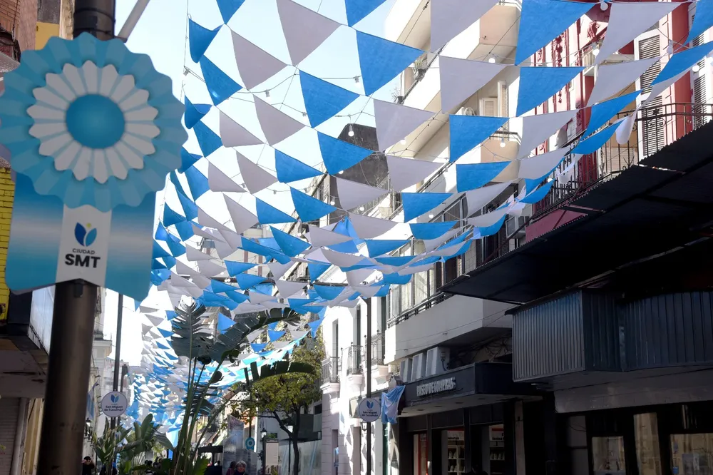 Ornamentación 9 de Julio portada provisoria