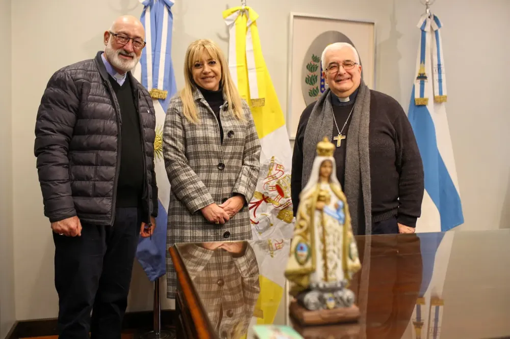 f563b227-6ea7-42d1-a206-f8a4e55960e2