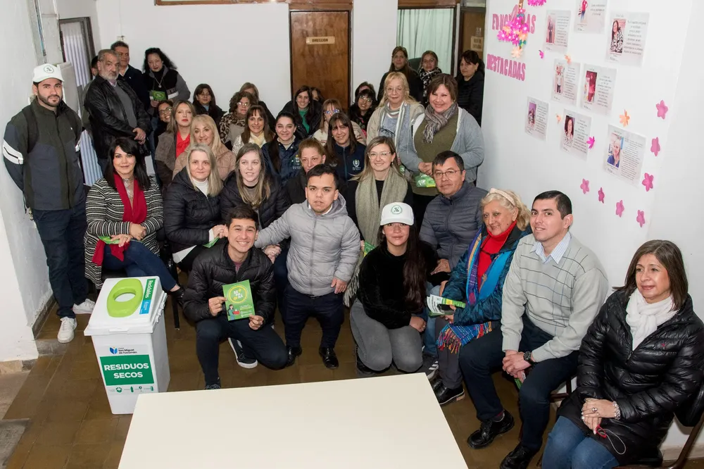 Separa ambiente direccion de Educación 4