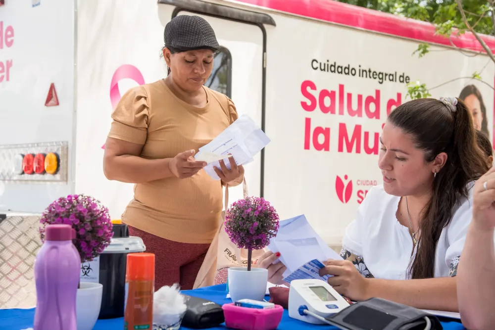 2025 tráiler de Salud de la mujer Barrio Diza (2)