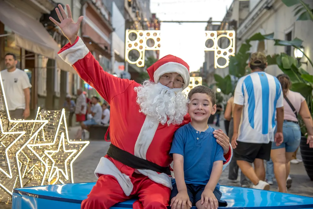 Papa Noel en el paseo Navideño-Congreso Primera Cuadra-Dir. Promocion de Eventos (18)