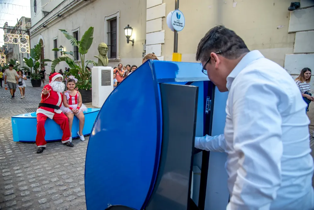 Papa Noel en el paseo Navideño-Congreso Primera Cuadra-Dir. Promocion de Eventos (8)