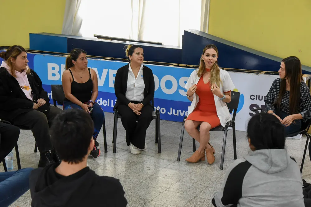 2025 jóvenes en equilibrio niñez y juventud (1)