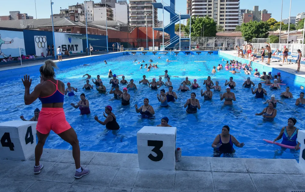 2025 aquagym pileta complejo ledesma verano 1