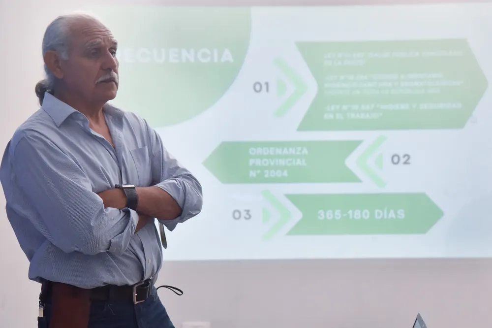 capacitación Salud Ambiental tanques de agua 2