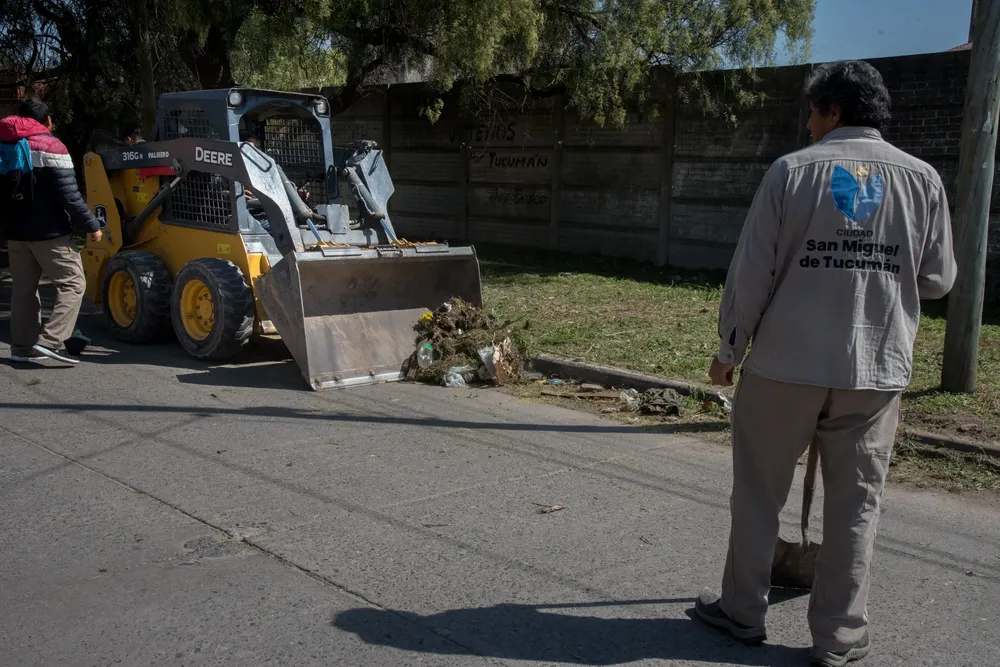 2026 opertivo servicios públicos y obras barrio Piedrabuena (4)