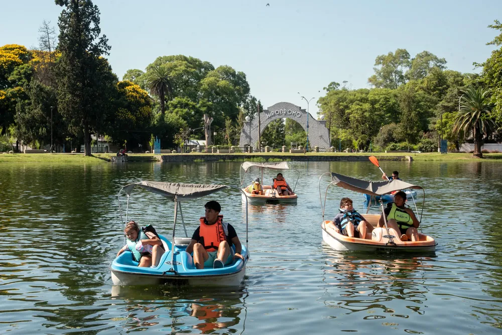 2026 bicicletas acuáticas lago san miguel (3)