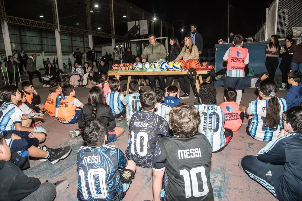2026 entrega kits escuela de fútbol formativo (2)