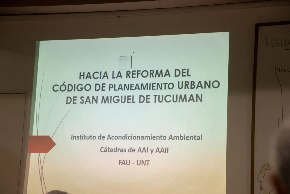 Reunión del equipo de reforma del CPU con expertos de la UNT (3)
