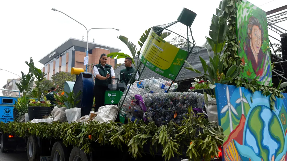 2025 carroza ambiente desfile 9 de julio (3) recorte