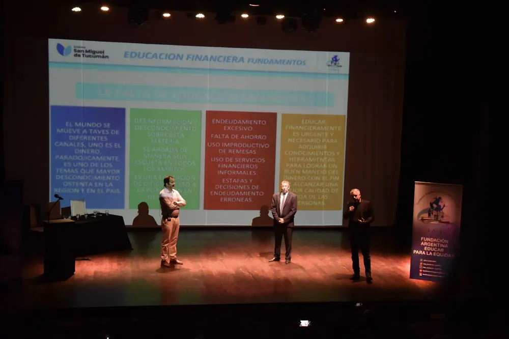 Capacitación Financiera a emprendedores WhatsApp Image 2024-04-18 at 13.43.51 (1)