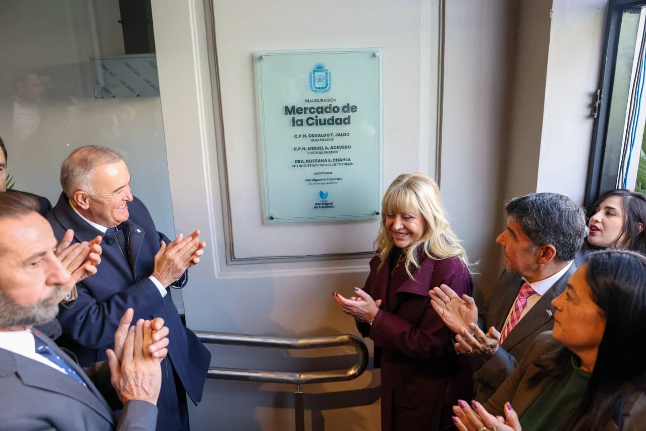 Chahla encabezó la inauguración del renovado Mercado de la Ciudad (7)