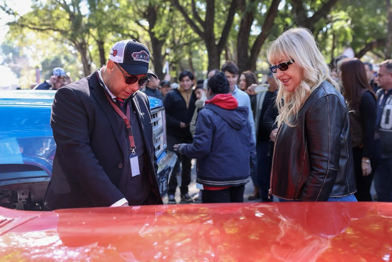 2026 exposición de autos clásicos parque avellaneda (3)
