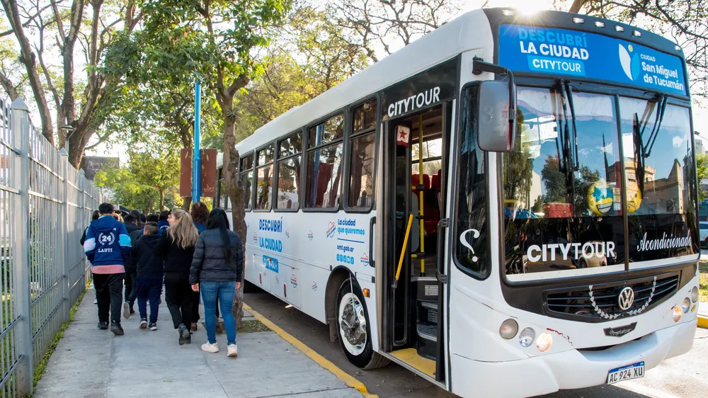 2025 agosto bus turístico