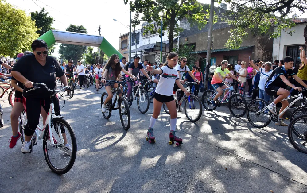 2025 bicicleteada aniversario escuela gabriela Mistral 2