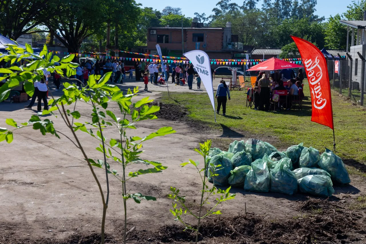 Rossana Chahla en el inicio de transformación junto a Coca Cola de un basural que será convertido en un espacio para los vecinos