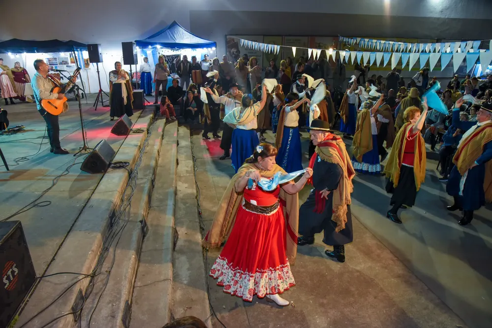 2025 punto patrio día del poncho (2)