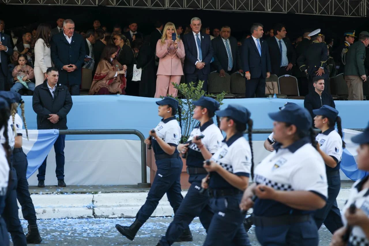 El Municipio en el desfile por el Día de la Independencia (2)