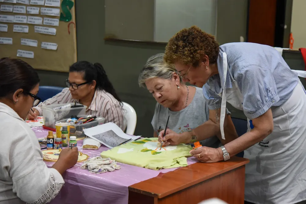 taller de pintura programas sociales avenida Juan B Justo 2