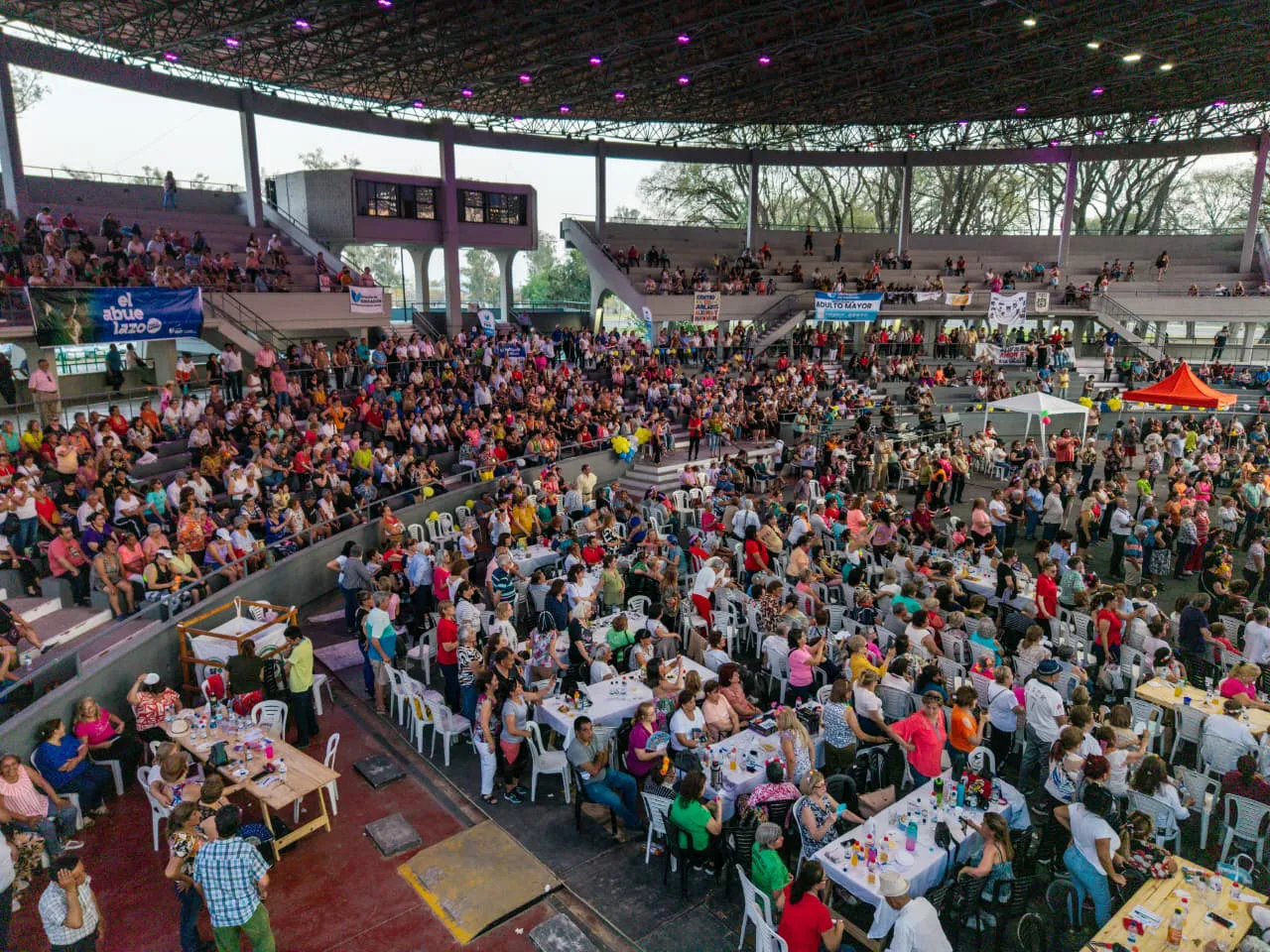 2025 abuelazo en el Palacio de los Deportes Adulto Mayor (22)