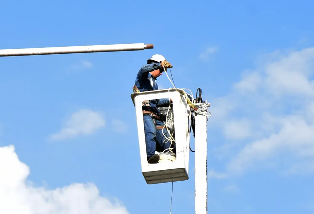 Alumbrado en M de LunaWhatsApp Image 2024-03-13 at 21.02.04