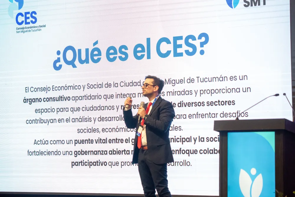 Gómez Tortosa durante la presentación del primer encuentro del CES