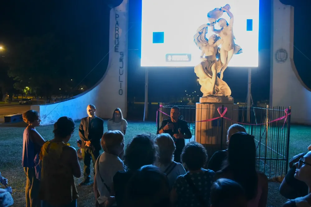 2025 primer paseo guiado esculturas parque turismo (1)