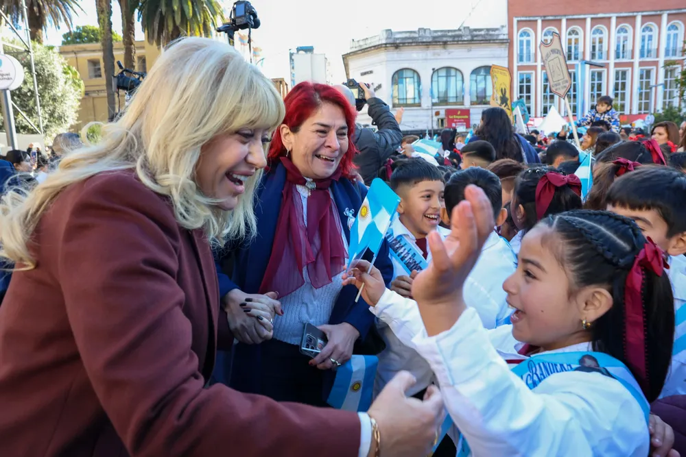2025 acto en plaza independencia dia de la bandera (3)