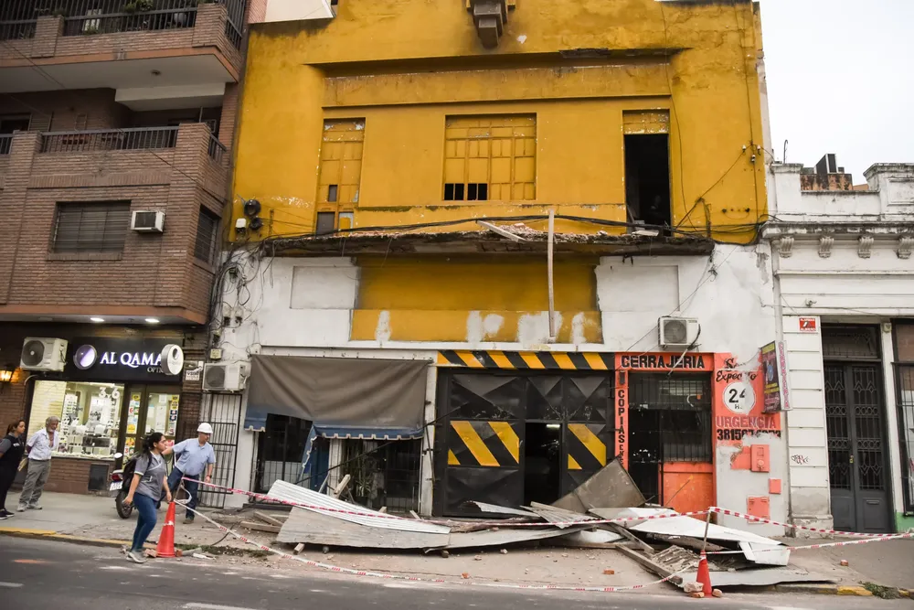 Derrumbe portada