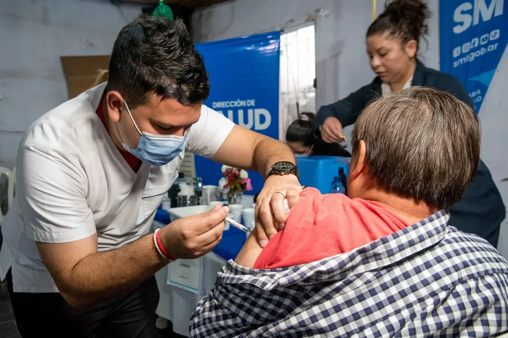 2026 vacuncación centro de jubilados salud y adulto mayor (2)