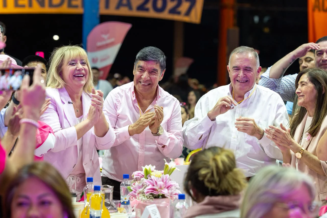 Rossana Chahla encabezó el acto por los tres años de gestión en la ciudad y el cierre del Octubre Rosa (4)