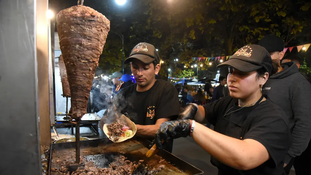 2025 feria septiembre comidas proporción 16 9