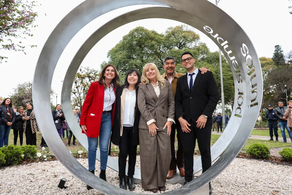 2025 inauguración plaza 1 de mayo Villa Luján (2)