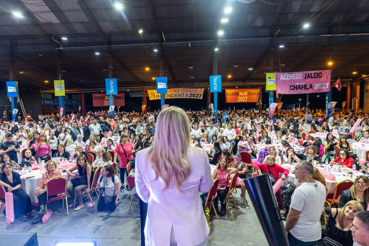 Rossana Chahla encabezó el acto por los tres años de gestión en la ciudad y el cierre del Octubre Rosa (3)