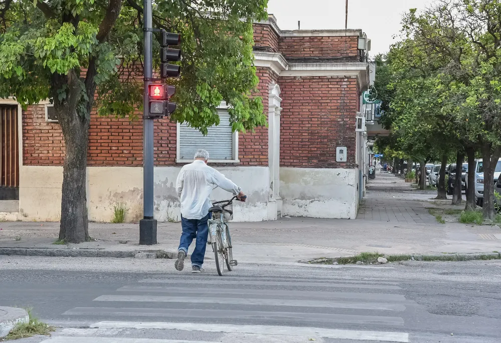 2025 semáforos en avenida Roca y Moreno 2