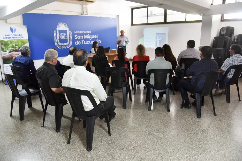 capacitación Salud Ambiental tanques de agua 5