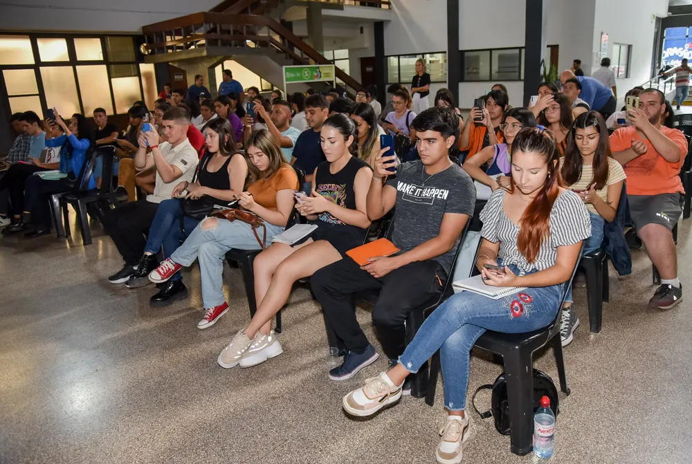 Empleo Joven CapacitaciónWhatsApp Image 2024-03-07 at 20.18.29