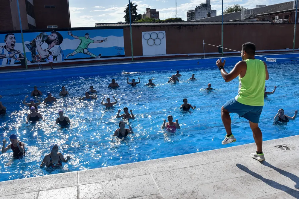 aquagym pileta complejo ledesma 1