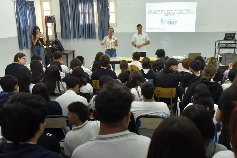 charla turismo escuela gabriela mistral 3