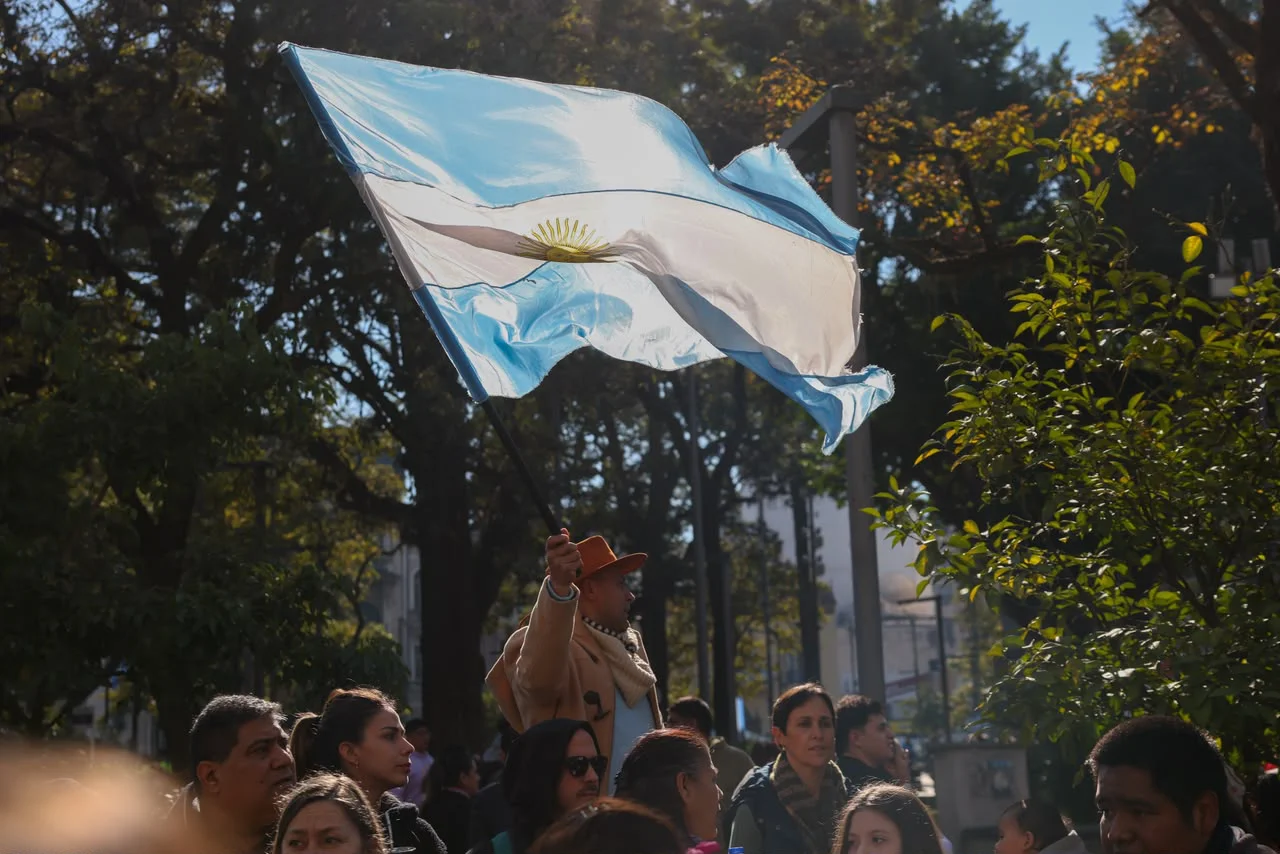 Rossana Chahla en los actos por el 210 aniversario de la Independencia (3)
