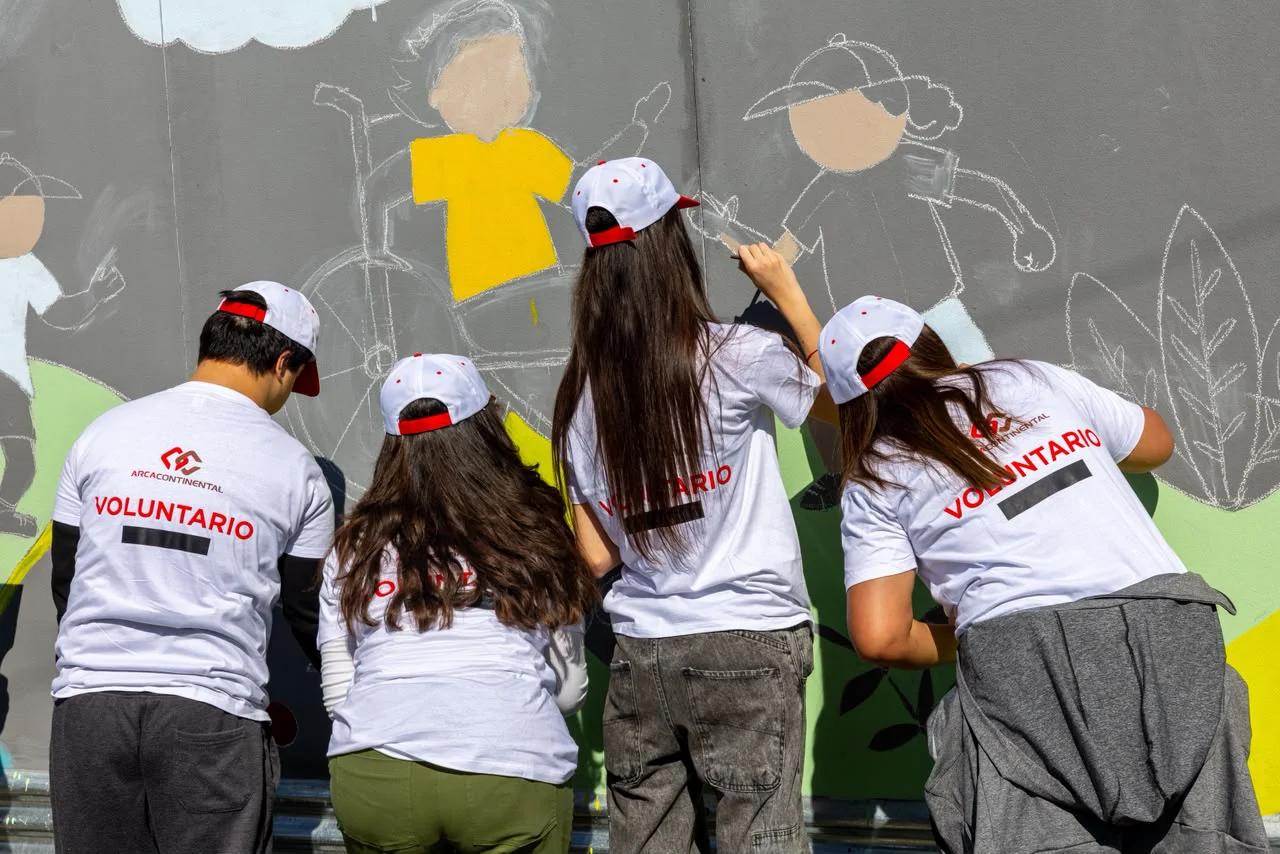 Rossana Chahla en el inicio de transformación junto a Coca Cola de un basural que será convertido en un espacio para los vecinos (2)