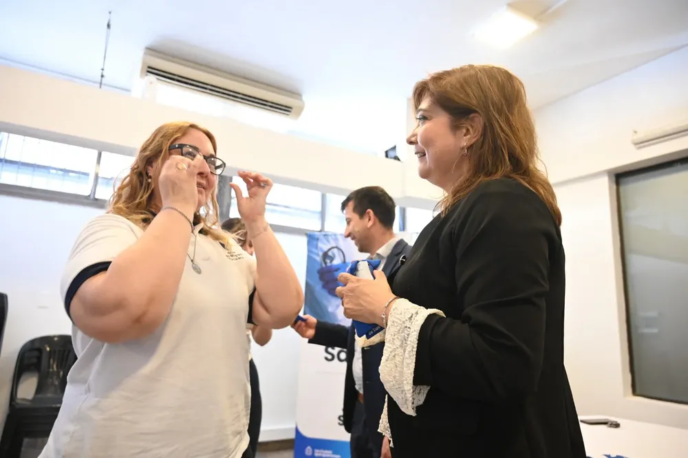 El Municipio ya entregó más de 7.000 Ecolentes a vecinos de la capital (3)